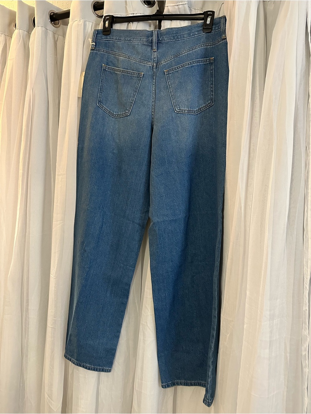 Universal Thread Women's Blue Flare Jeans - Picture 4 of 12